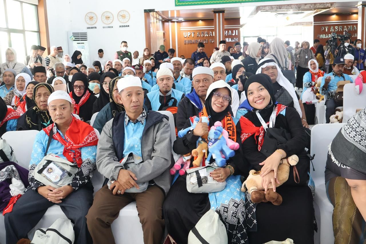 Kloter BDJ 19 Tiba di Banjarbaru, Seluruh Jamaah Haji Kalselteng 2026 Resmi Kembali ke Tanah Air