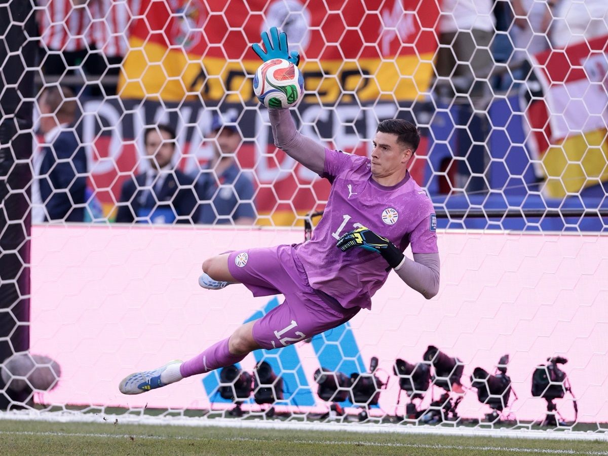 Sisi Lain Piala Dunia 2026: Kiper Paraguay Orlando Gill Jual Jersey untuk Hidupi Keluarga