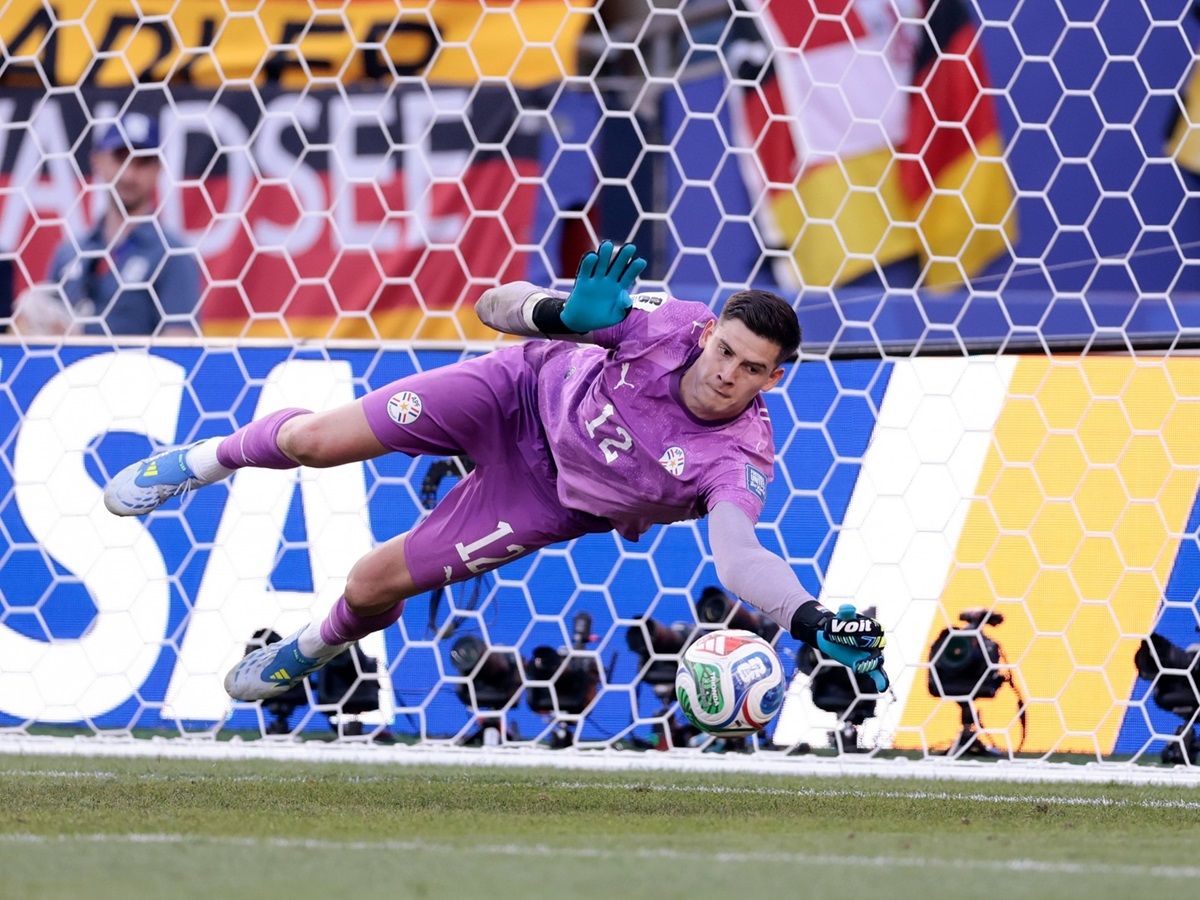 Sisi Lain Piala Dunia 2026: Kiper Paraguay Orlando Gill Jual Jersey untuk Hidupi Keluarga