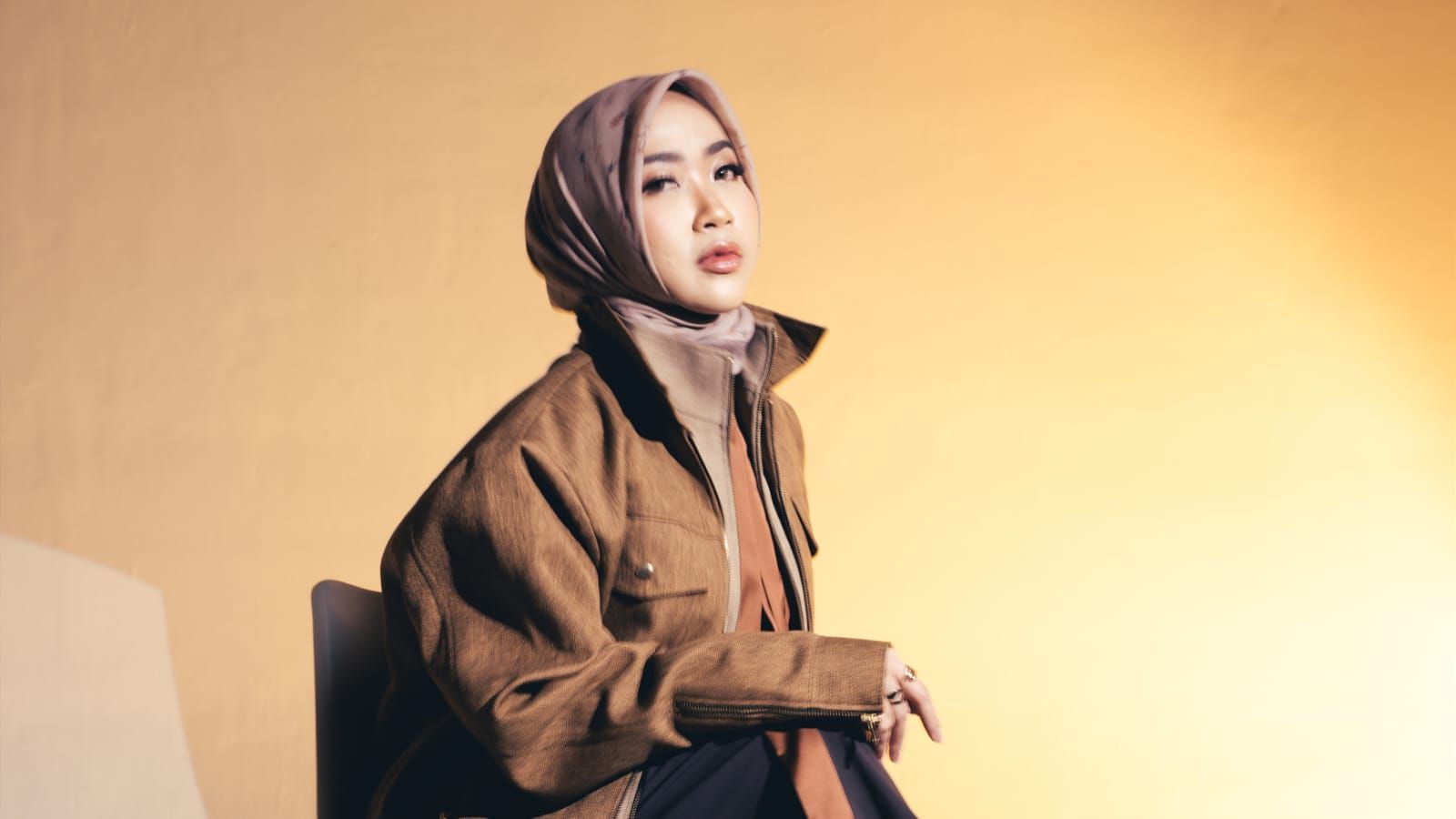 Isyarat Perpisahan Sunyi dalam Single Terbaru Agna, Diluar Hal Biasa