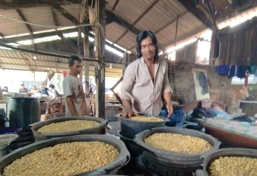 Harga Kedelai Impor di Kudus Turun jadi Rp10.700 kg, Pelaku Usaha Tahan Harga Tahu-Tempe