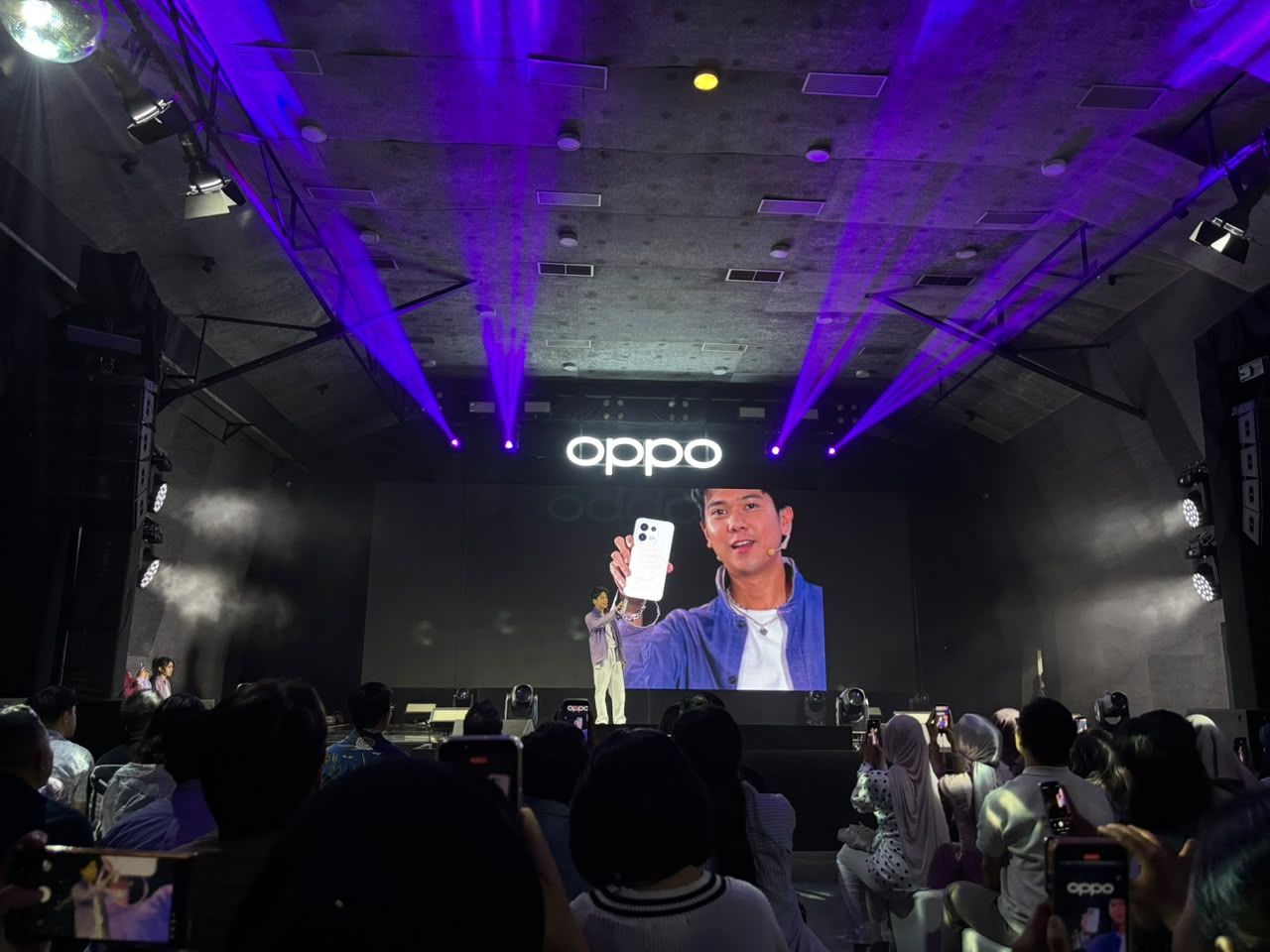 Resmi Meluncur di Indonesia! OPPO Reno16 Series Andalkan Desain Planet 3D dan Teknologi AI Fotografi