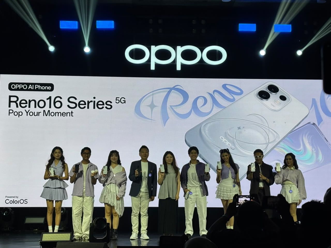 Resmi Meluncur di Indonesia! OPPO Reno16 Series Andalkan Desain Planet 3D dan Teknologi AI Fotografi