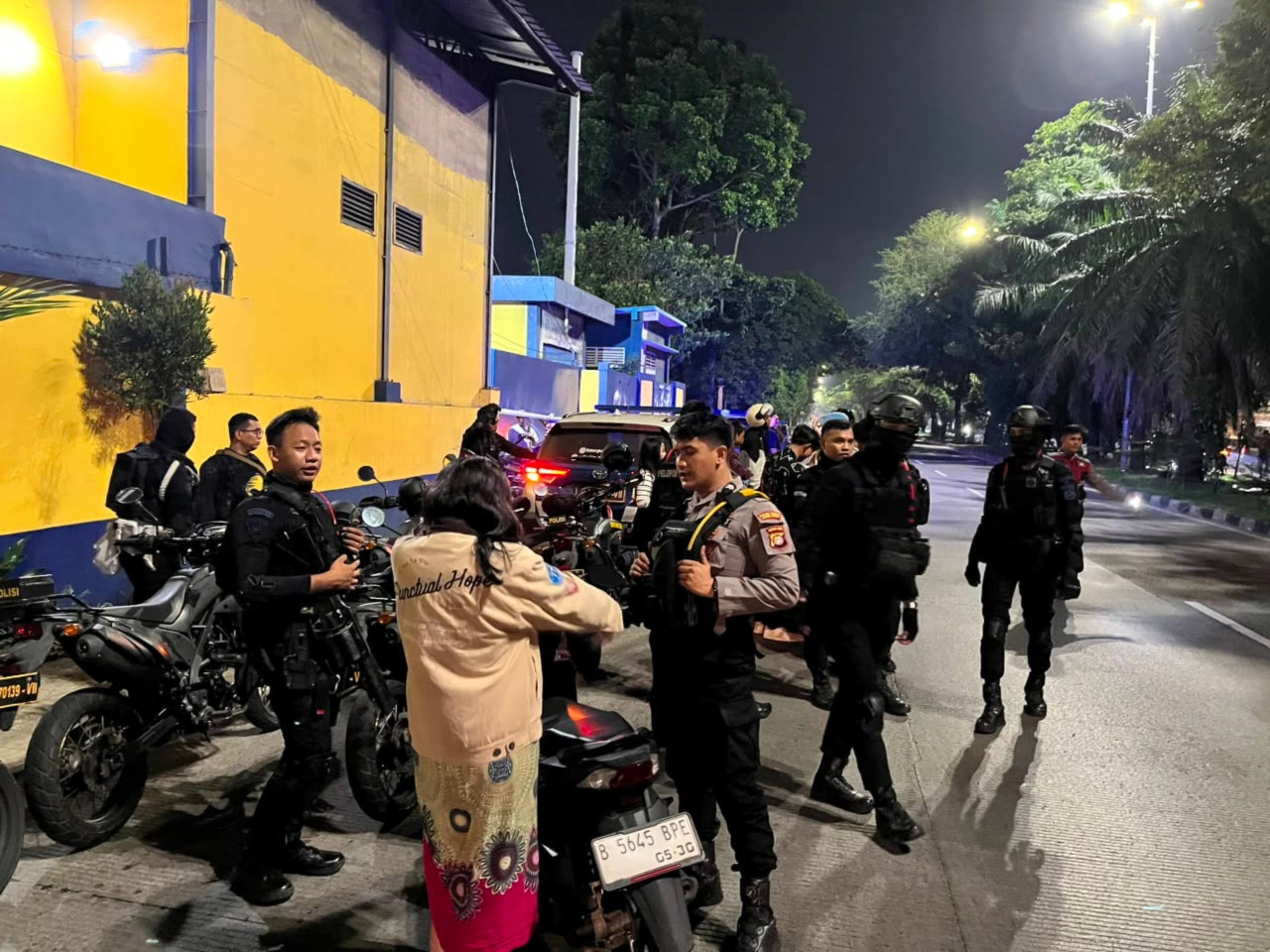 Konvoi Pemuda di Cipayung Diamankan Brimob, Sejumlah Kendaraannya Disita