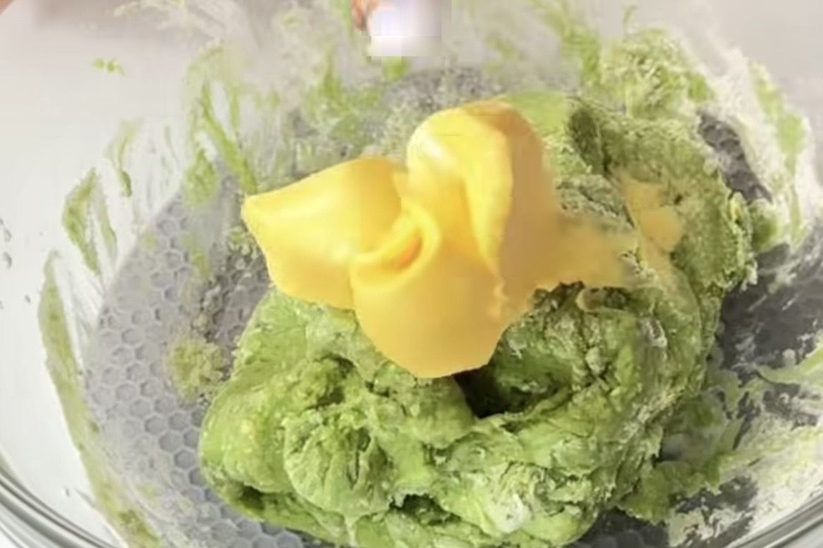 Anti Gagal! Begini Cara Membuat Roti Teflon Pandan yang Lembut dan Wangi Seperti Bakery