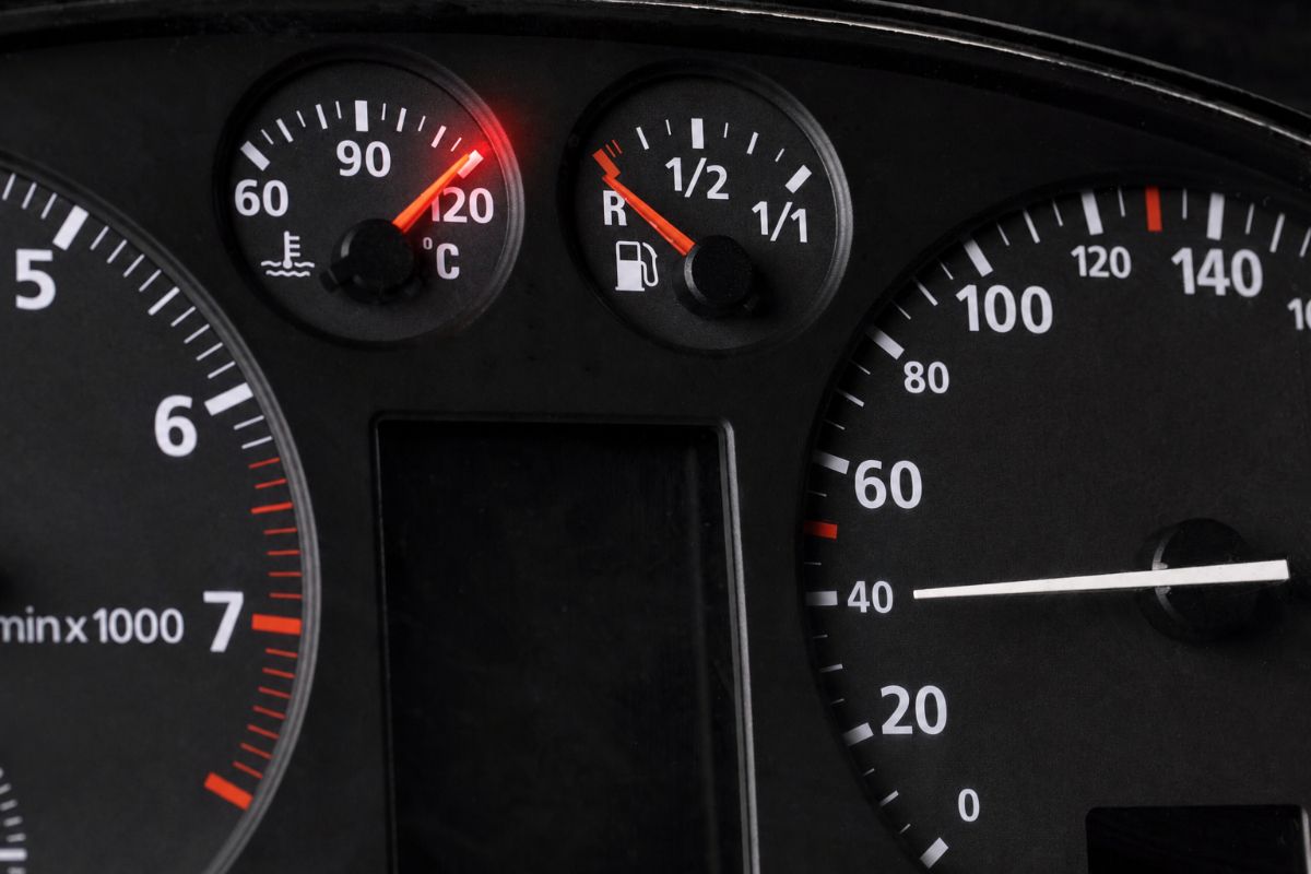 Temperatur Mobil Naik saat Tanjakan? Ini Penyebab dan Cara Mengatasiya!