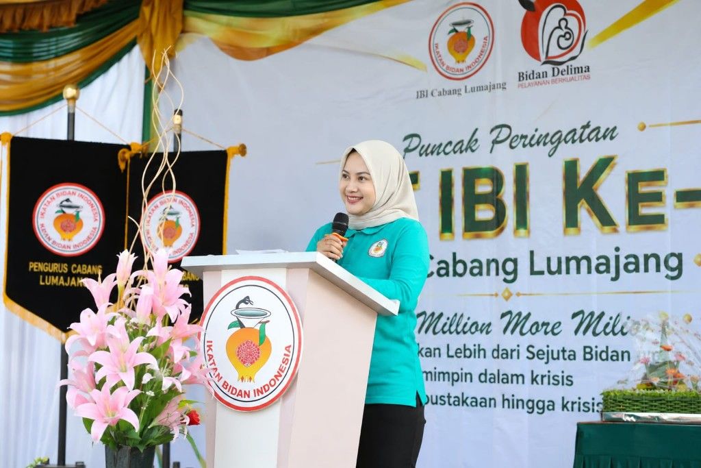 HUT IBI ke-75 di Lumajang, Ketua TP PKK Tekankan Peran Bidan dalam Mewujudkan Generasi Emas Indonesia 2045