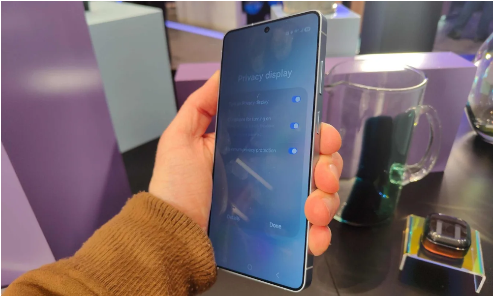 Samsung Galaxy S27 Dikabarkan Bakal Hadir dengan Privacy Display di Semua Model