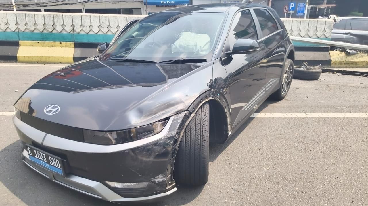 Viral Ioniq Hajar Tiang hingga Tutup JLNT Antasari, Begini Kronologinya