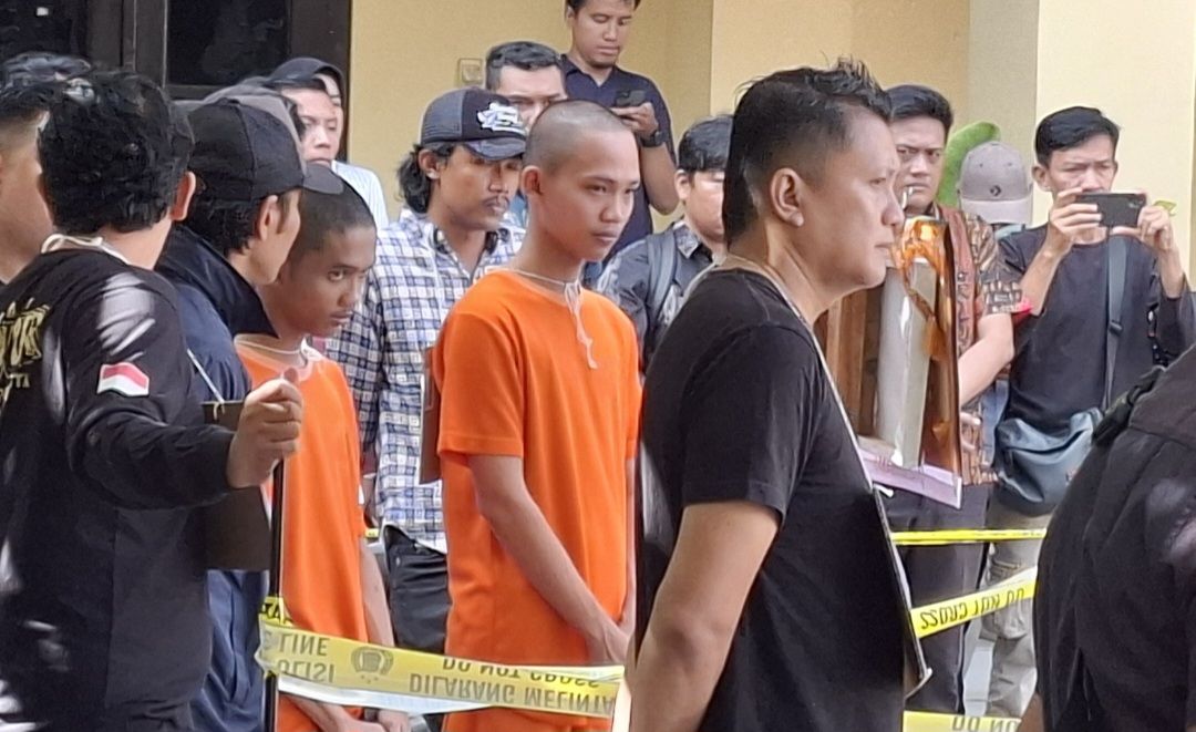 Tangis Ayah Pecah Saksikan Rekonstruksi Tragedi Stadion Kridosono Tewaskan Pelajar, Pelaku Spontan Karena Saling Tatap dan dijawab Korban Kepo
