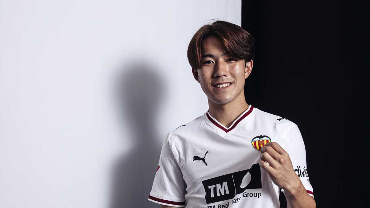 Ryunosuke Sato Resmi Gabung Valencia, Bintang Muda Jepang Siap Tampil di La Liga