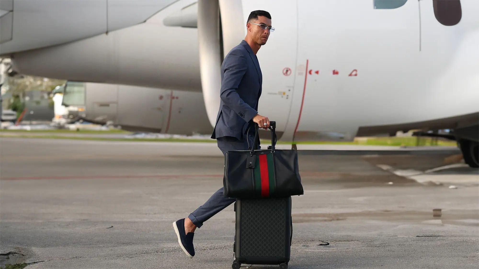 Dari Dior sampai Hermes, Ini Tas Favorit Para Bintang Sepak Bola Dunia
