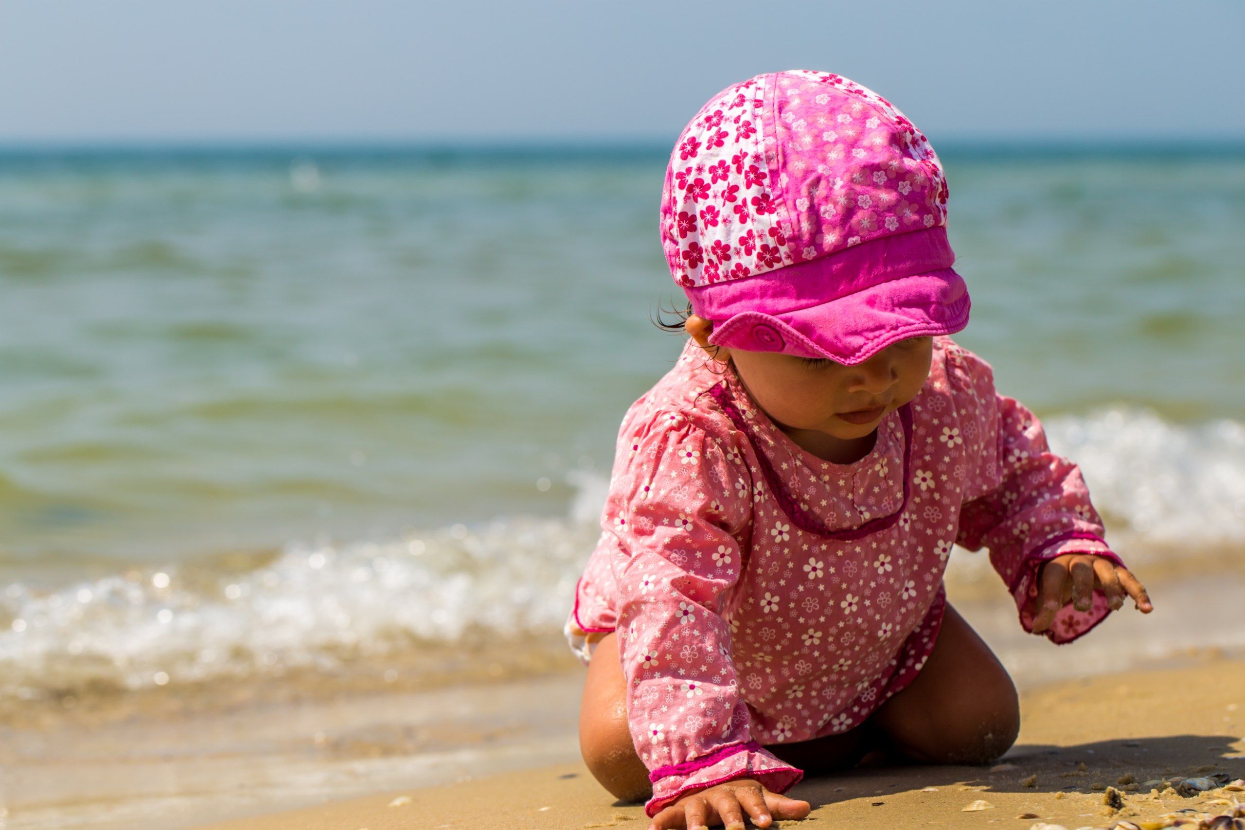 Perlengkapan Pantai Terbaik untuk Bayi agar Tetap Nyaman dan Aman: Jalan-jalan Jadi Tenang!