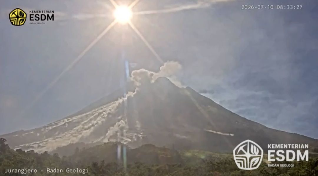 Awan Panas Guguran Gunung Merapi Meluncur ke Barat Daya Sejauh 2 Km Hari Ini