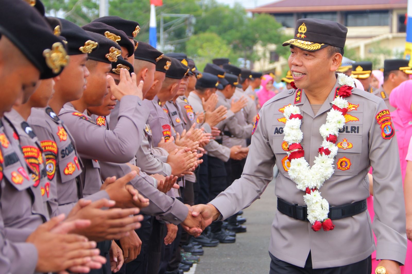 Irjen Pol. Agus Wijayanto Disambut Tradisi Adat, Babak Baru Kepemimpinan Polda Kaltara Dimulai