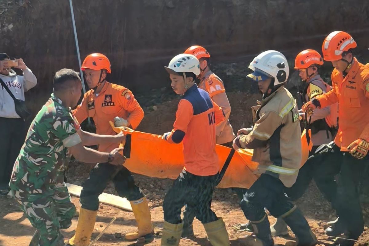 Longsoran TPT di Jatinangor Sumedang Tewaskan Pekerja, Evakuasi Berlangsung 1,5 Jam