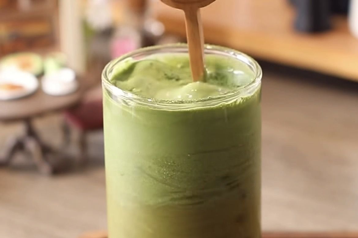 Cobain Minuman Kekinian! Resep Lychee Peach Tea Matcha Cloud yang Segar dan Creamy Banget