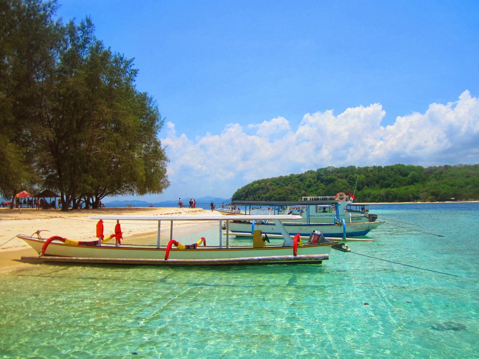 Menjelajahi Sekotong Surga Tersembunyi di Lombok Barat yang Menanti Sentuhan