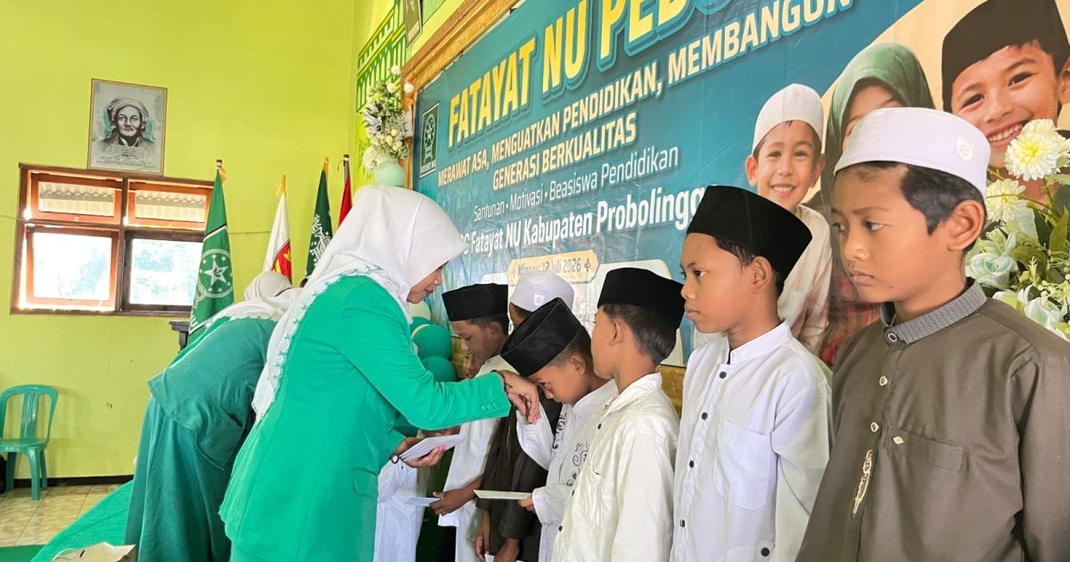 Fatayat NU Kabupaten Probolinggo Salurkan Beasiswa untuk 20 Anak Yatim, Wujud Komitmen Dukung Pendidikan