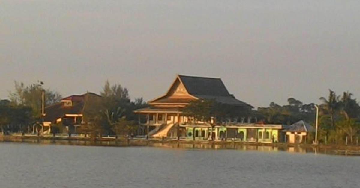 Menelusuri Pesona Danau Raja Rengat, Tempat Pemandian Sakral Raja Indragiri