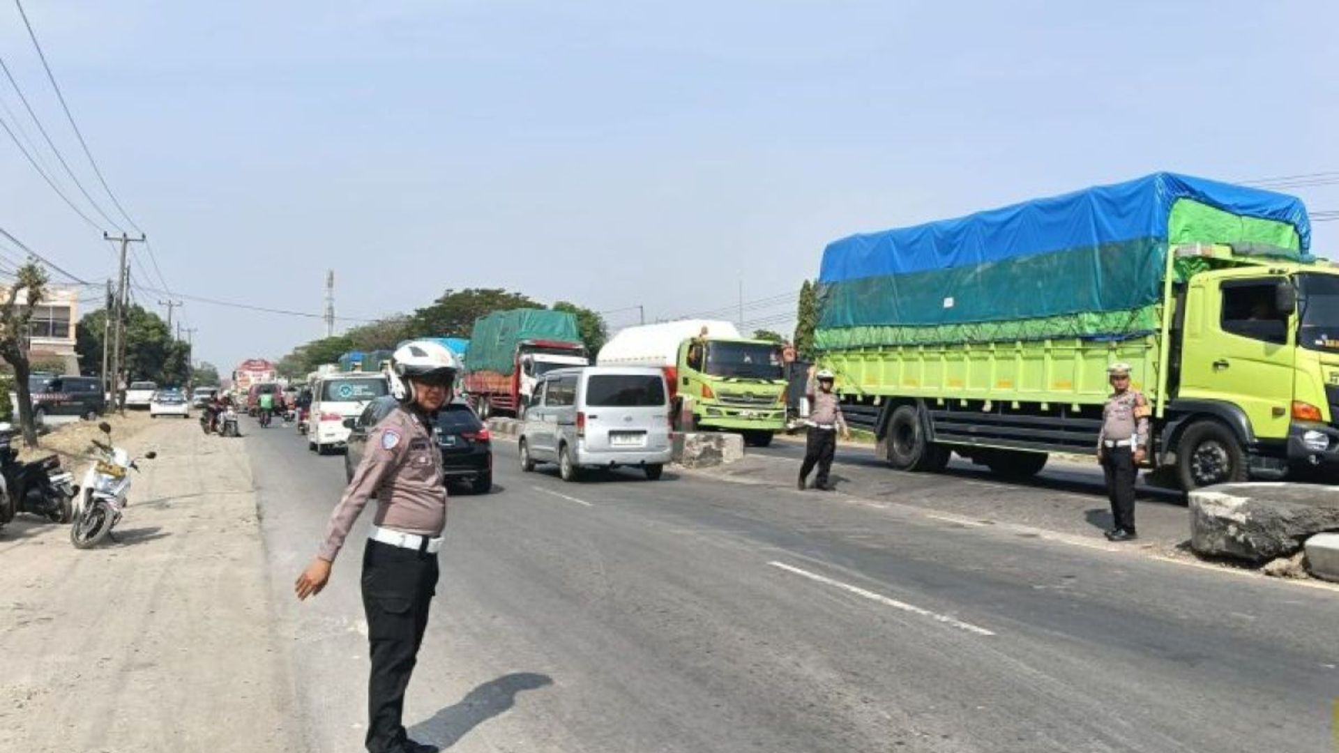 Kecelakaan Beruntun di Pantura Indramayu Libatkan Tiga Kendaraan, Tiga Orang Tewas