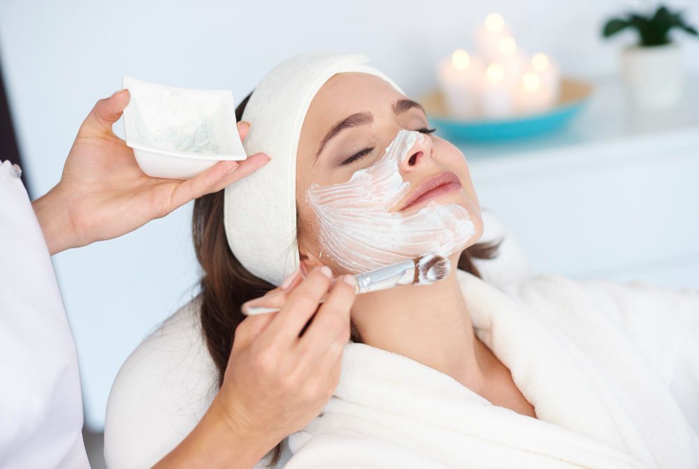 Manfaat Facial Wajah untuk Kesehatan dan Kecantikan Kulit
