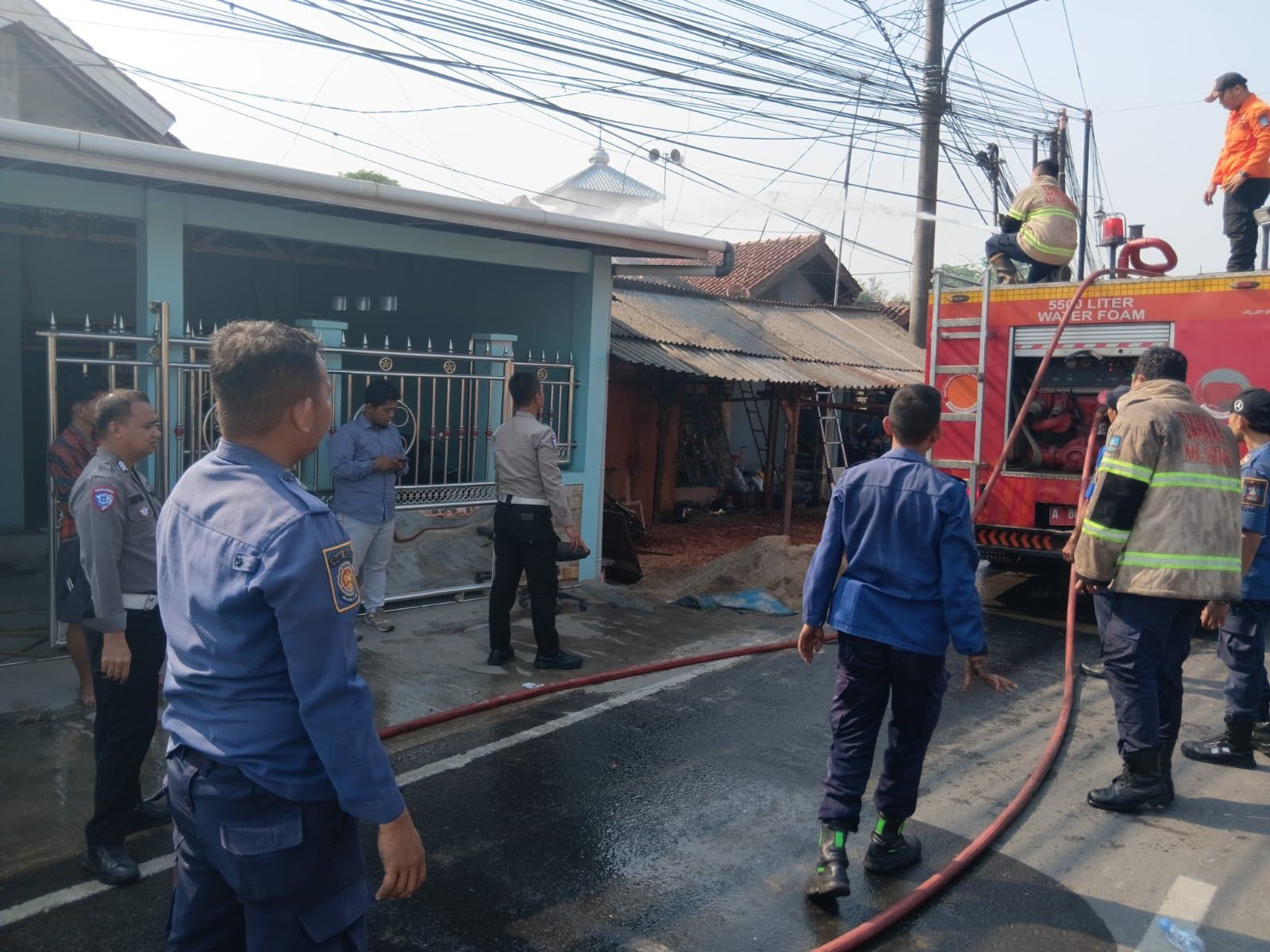 Rumah milik Warga Kampung Kuta, Kibin Terbakar di Duga korsleting arus listrik