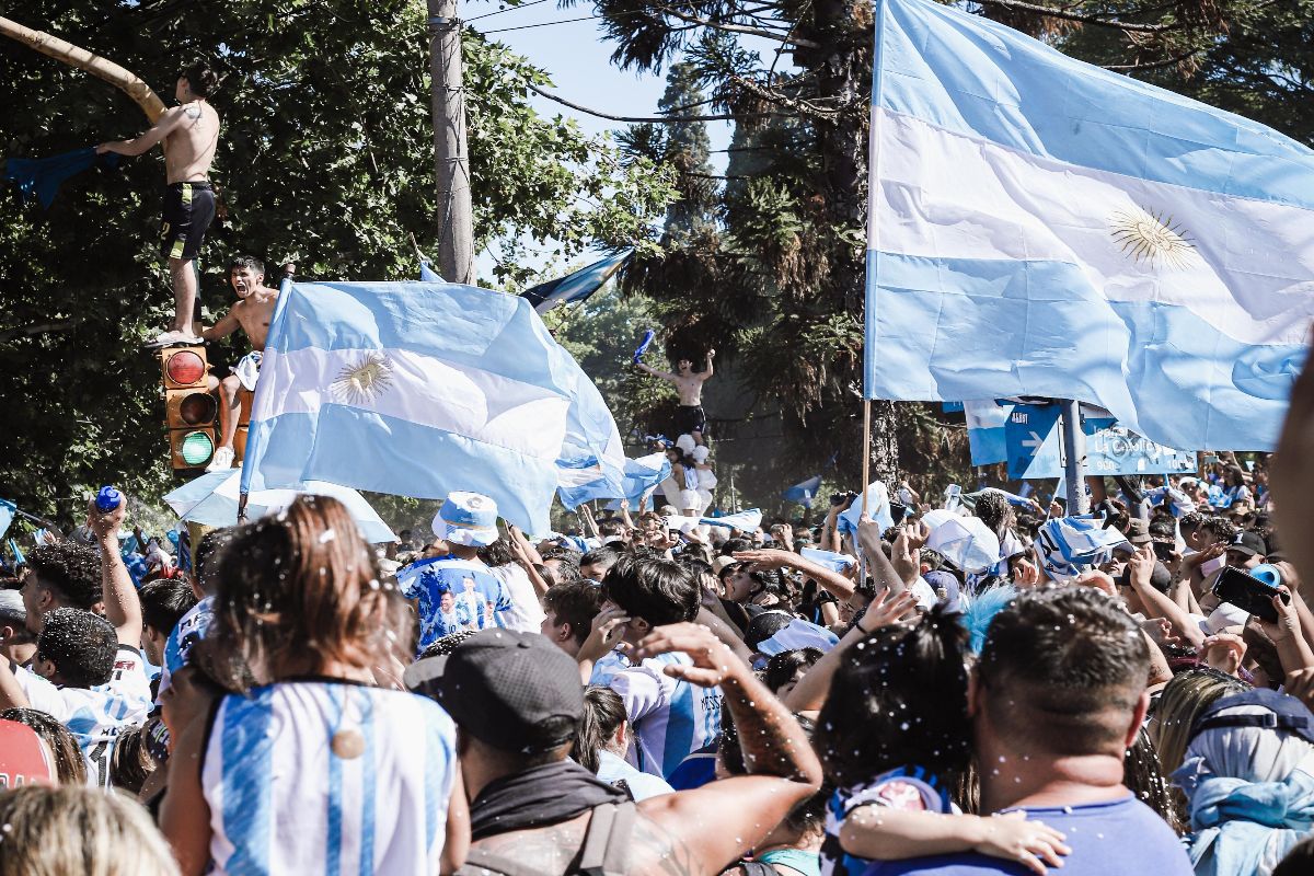 1-2, Masyarakat Kota Tomohon Konvoi Usai Argentina Lanjut Final