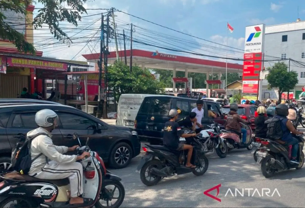 BBM Tidak Habis, Lalu Kenapa SPBU di Sumut Dipadati Antrean?