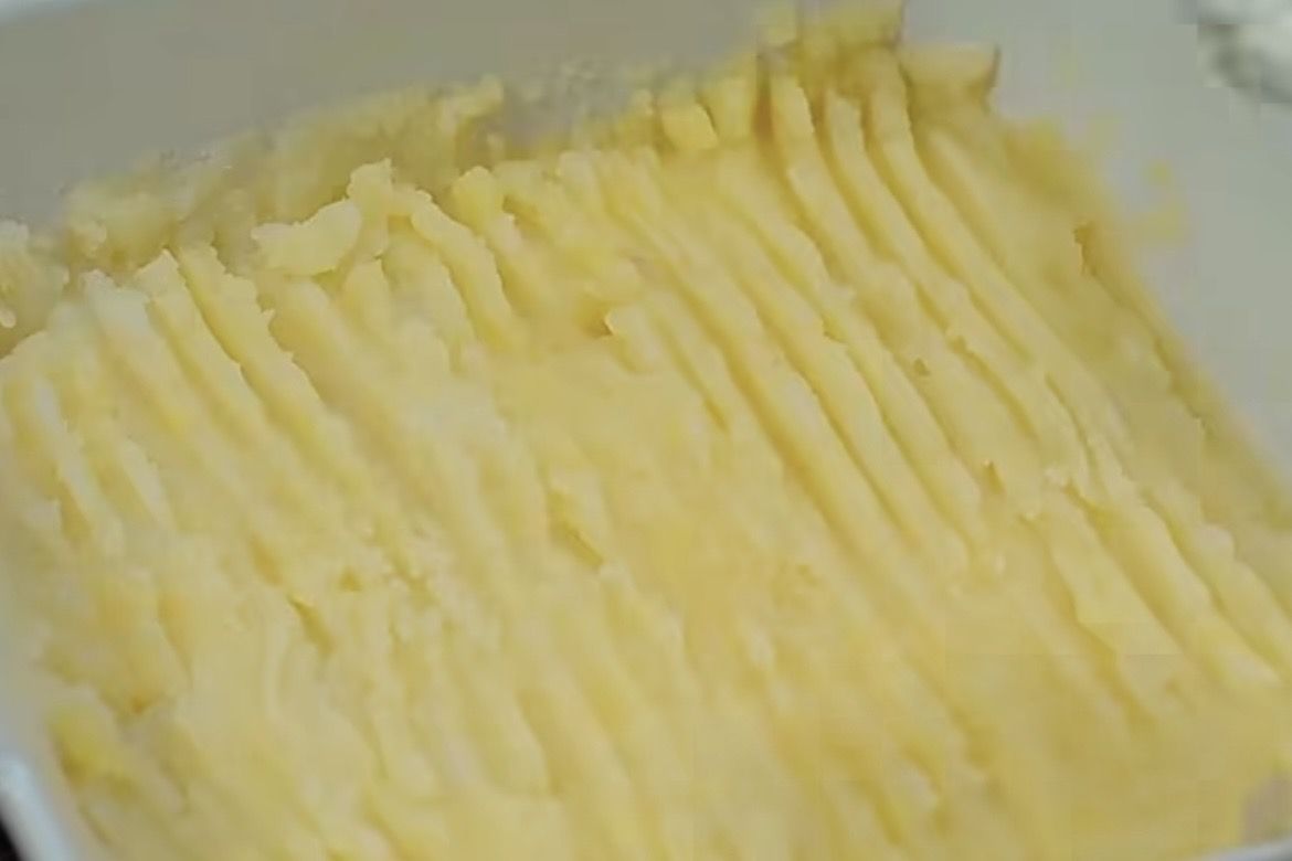 Resep Pizza Kentang Sosis Super Praktis, Kejunya Lumer di Setiap Gigitan