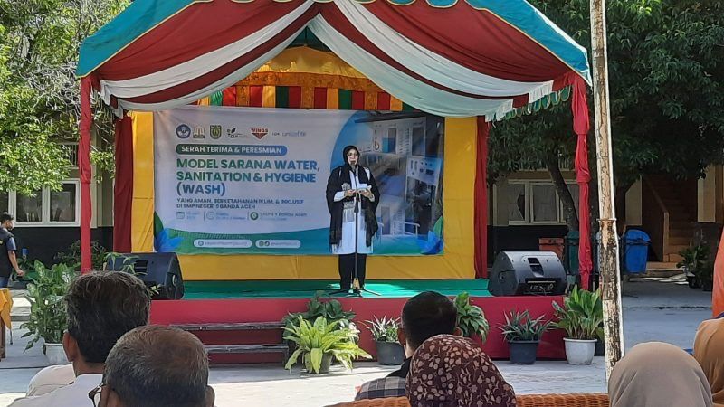 SMPN 9 Banda Aceh Kini Punya Toilet Ramah Anak dan Air Minum RO, Ini Kata Illiza