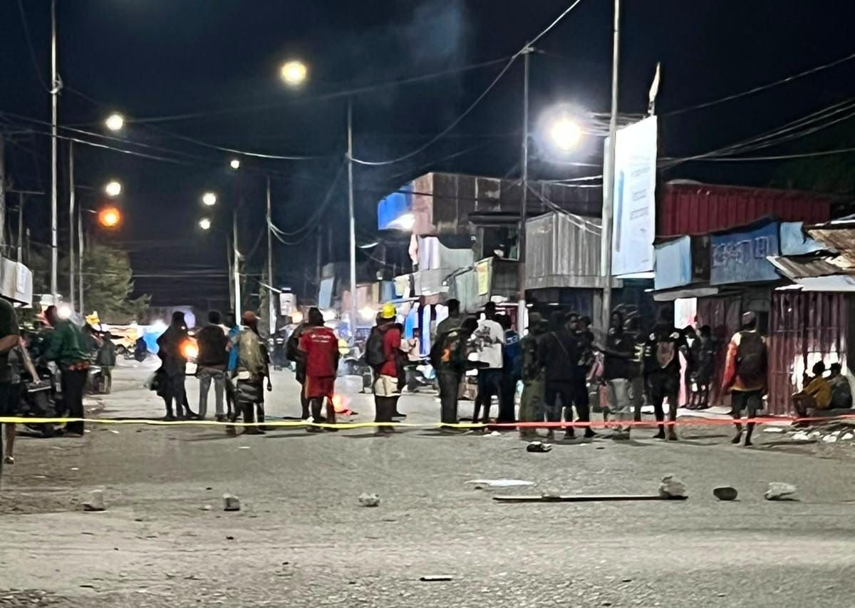 Tabrak Lari Picu Aksi Pemalangan Jalan di Timika, Polisi Buru Pengemudi yang Kabur