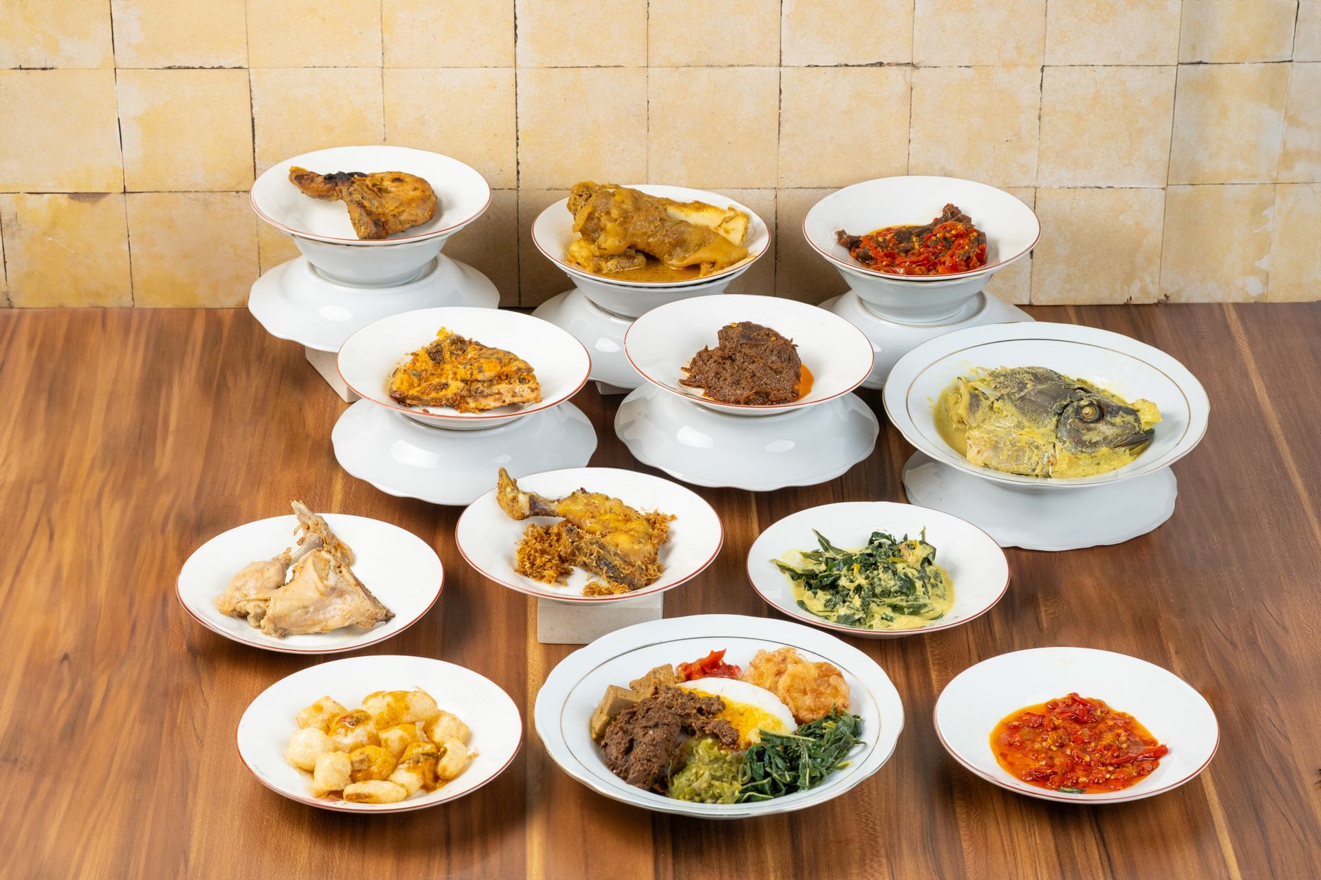 5 Rumah Makan Padang Paling Legendaris dan Tertua di Jakarta yang Wajib Dicoba, Nomor 3 Pernah Dikunjungi NCT Wish!