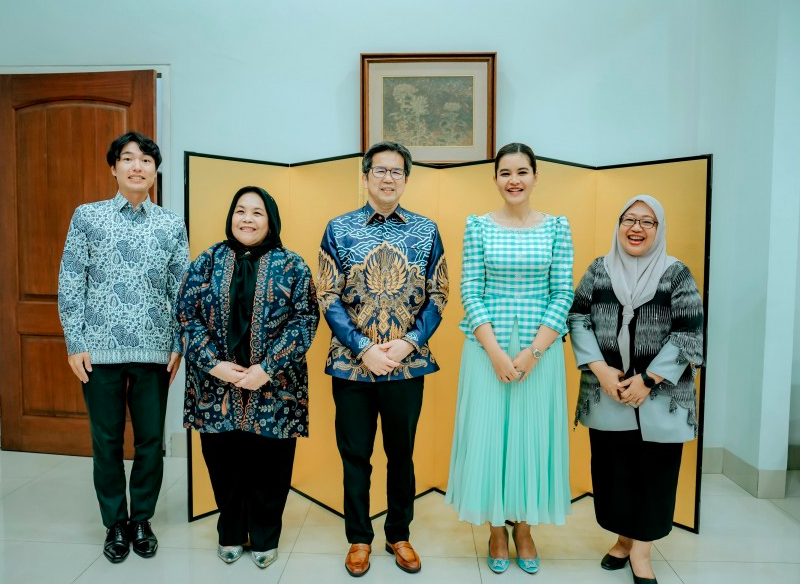 Kunjungi Konjen Jepang, Kahiyang Ayu Bawa Misi Promosi Budaya, UMKM, dan Wisata Sumut