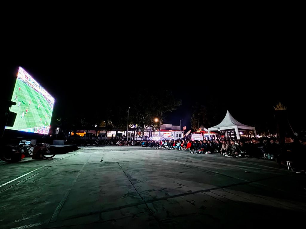 Nobar Final Piala Dunia 2026 di Lumajang Dipadati Ribuan Warga, UMKM Ikut Raup Berkah