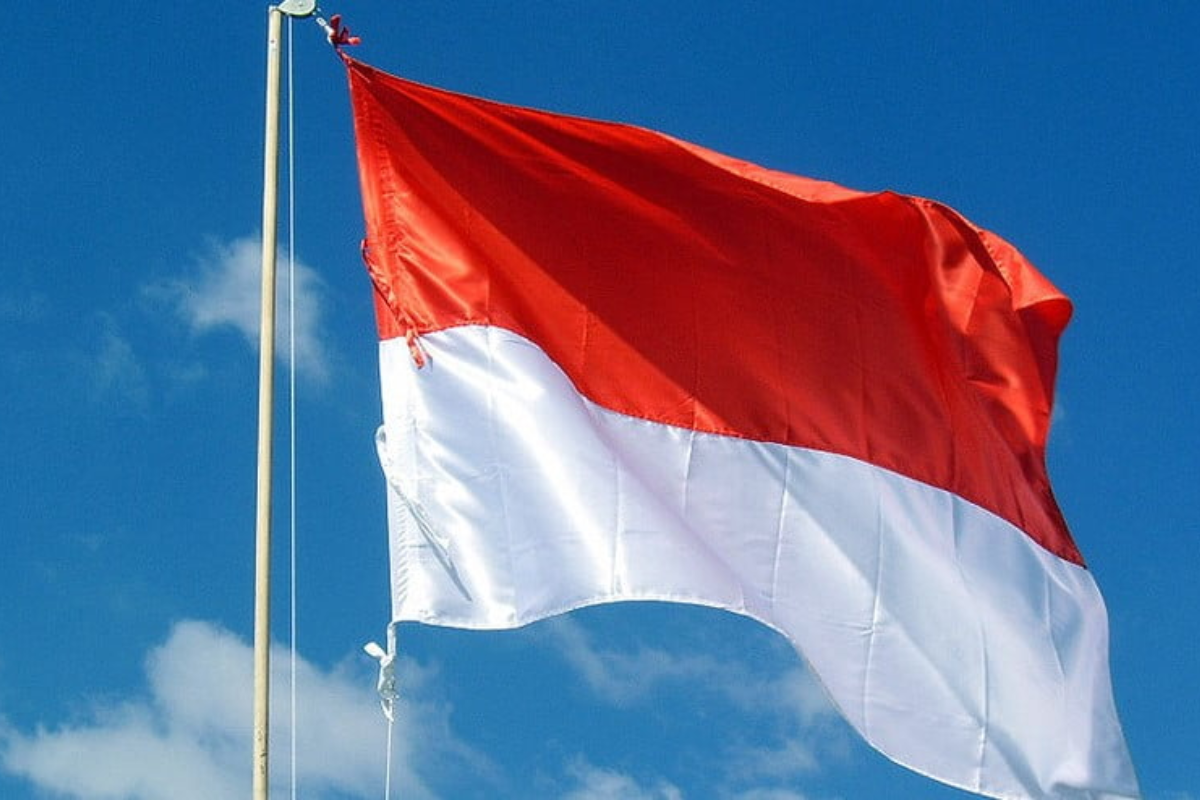 Jangan Sampai Salah! Ini Batas Jam Resmi Penurunan Bendera Menurut UU