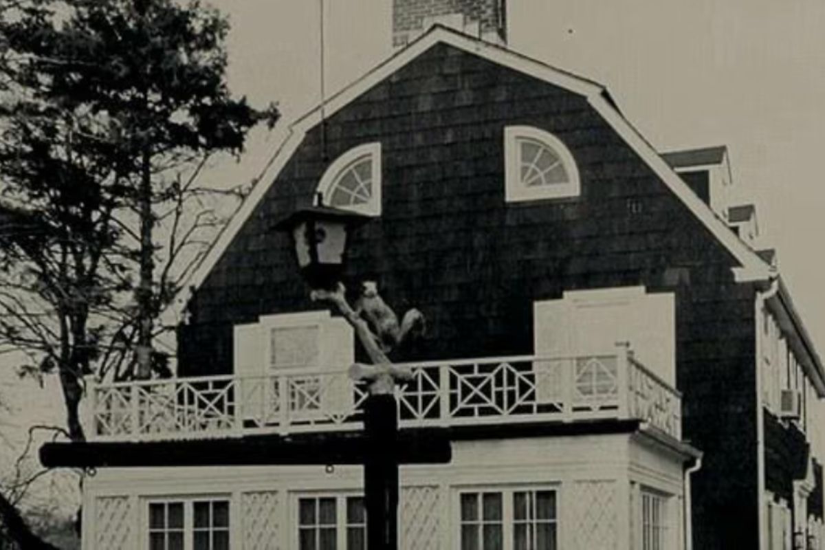 Kisah Misterius Rumah Amityville, Teror Mencekamnya Bikin Merinding!