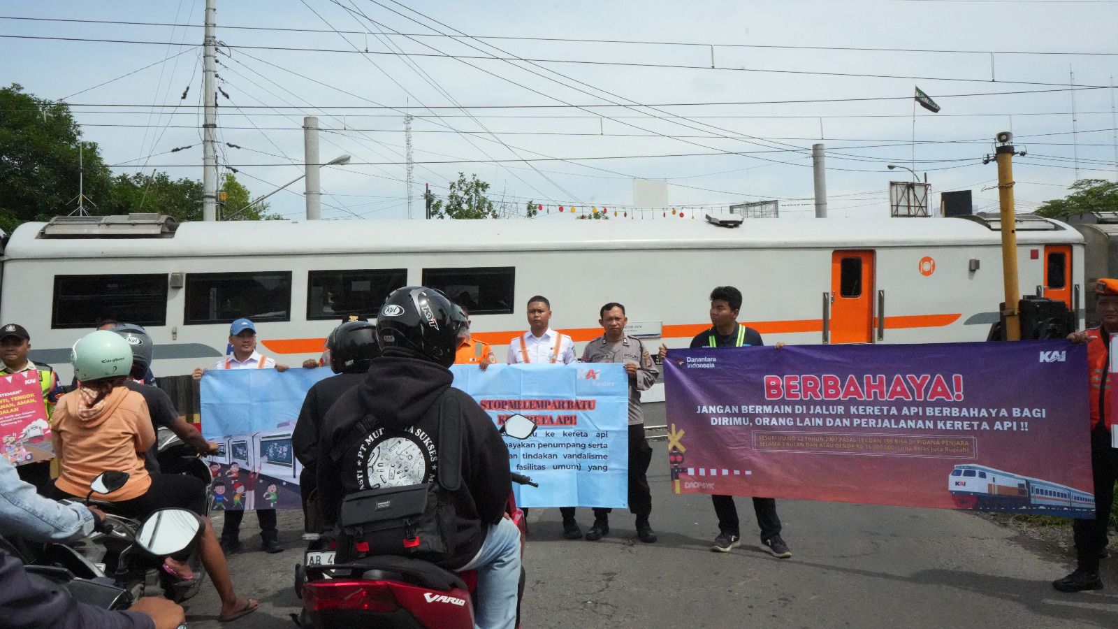 Truk Tabrak Palang Pintu JPL 349 Maguwo - Lempuyangan hingga Patah, KAI Daop 6 Peringatkan Sanksi Hukum