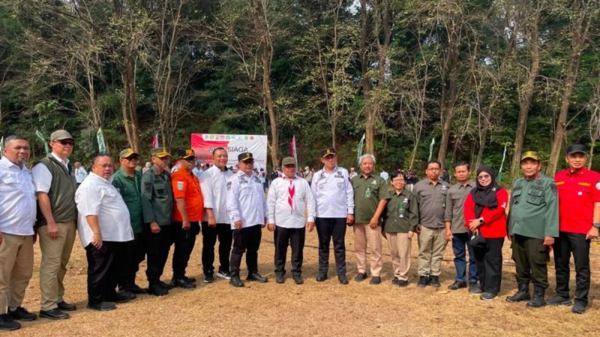Dishut Jabar Perkuat Gerakan Leuweung Hejo untuk Jaga Kelestarian Hutan