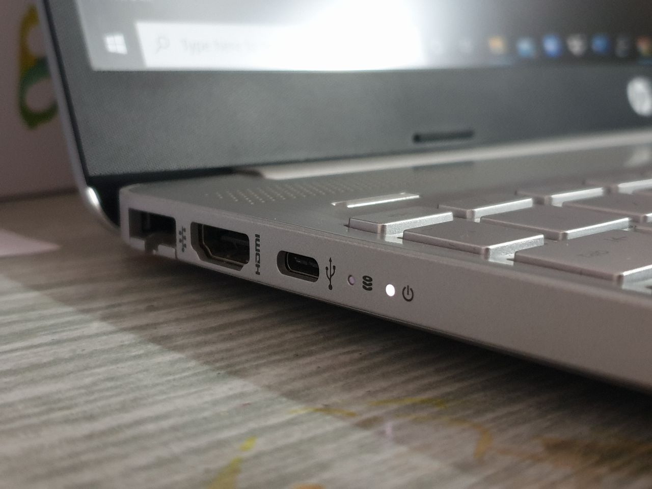 Bolehkah Cas HP Pakai Charger Laptop Type-C? Simak Fakta Tekninya!