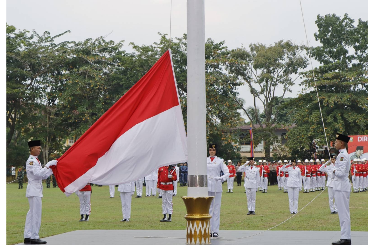 Wajib Tahu! Ini Tata Cara dan Prosedur Penurunan Bendera Merah Putih