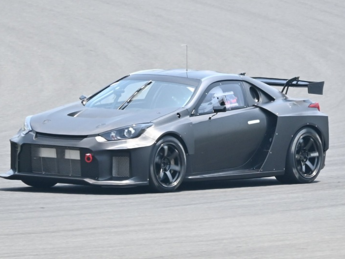Toyota Terekam Uji Mobil Sport Misterius