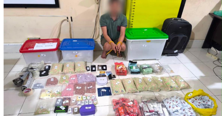 Ditresnarkoba Polda Riau Amankan Kurir Narkoba, Ribuan Ekstasi dan 4 Kg Sabu Disita