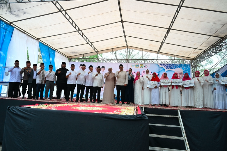 Bobby Nasution Salurkan Zakat ASN untuk Bedah 10 Rumah, Sekaligus Berangkatkan Warga Umroh