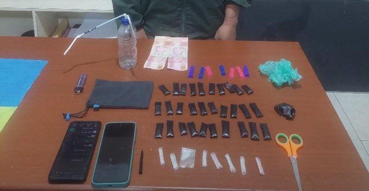 Buronan Narkoba Ditangkap di Homestay, Polres Mimika Sita 38 Paket Sabu