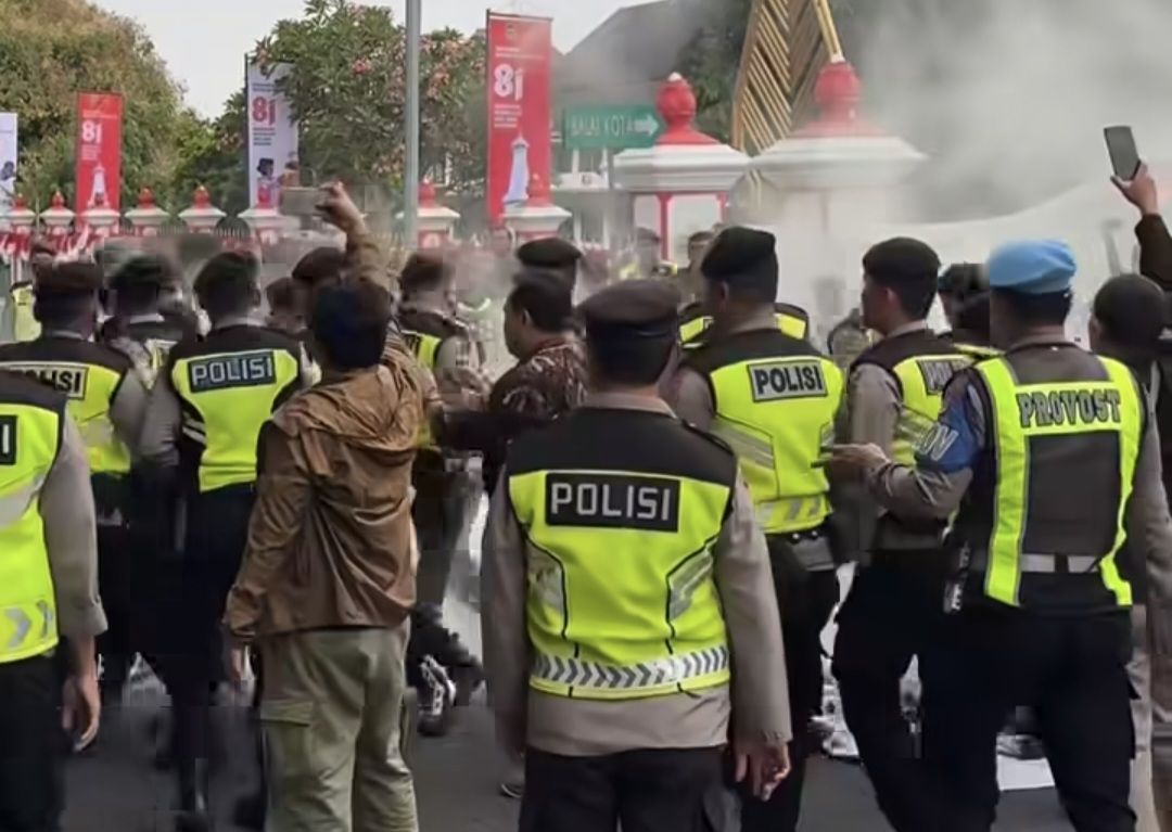 Demo Massa HMI di Balai Kota Jogja Ricuh Saat Suarakan 4 Tuntutan: Bantah Bawa Isu Mandala Krida Hingga Tegaskan Bukan Aksi Dadakan