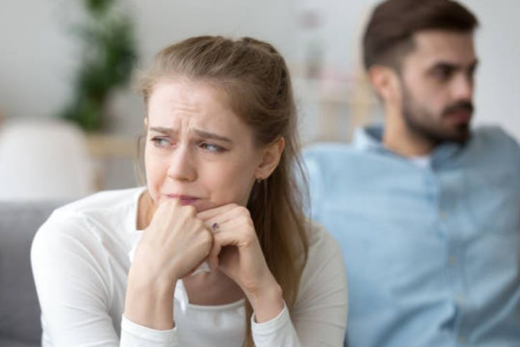 5 Kebiasaan Sepele yang Bisa Membuat Hubungan Sehat Rentan Selingkuh