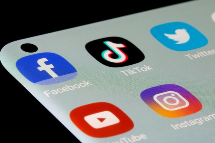 DPR Usul Pembatasan Akun Medsos: IG, FB, TikTok dan YouTube Cukup 1 Akun per Orang!