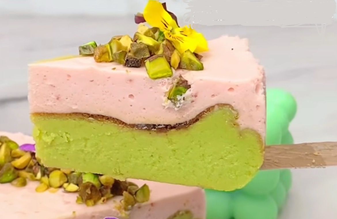 17 Ide Nama Usaha Pistachio Strawberry Cheesecake yang Dijamin Bikin Bisnis Kamu Auto Cuan