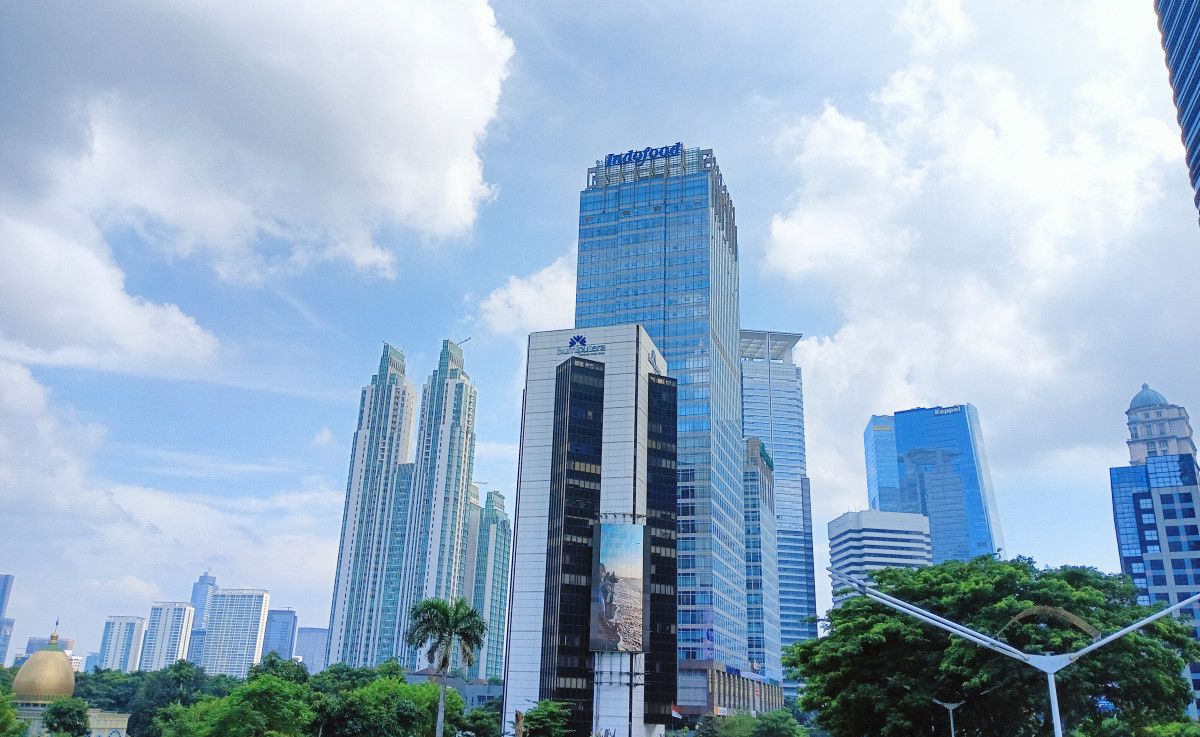 Prakiraan Cuaca Jakarta 18 April 2026: Cerah Berawan Hingga Hujan Ringan di Akhir Pekan
